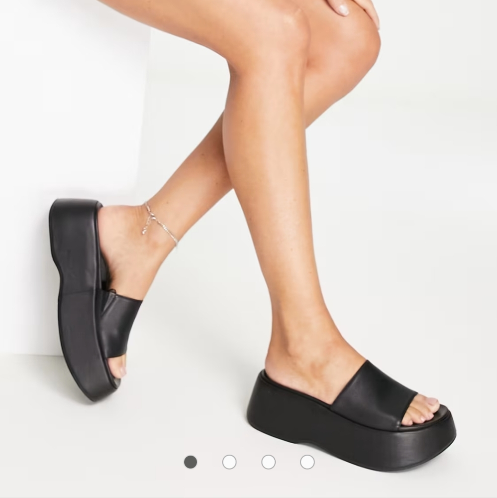 Bershka flatform slider sandal in black